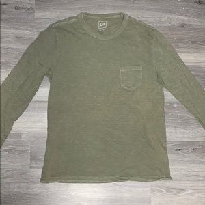 Men’s long sleeve green tee